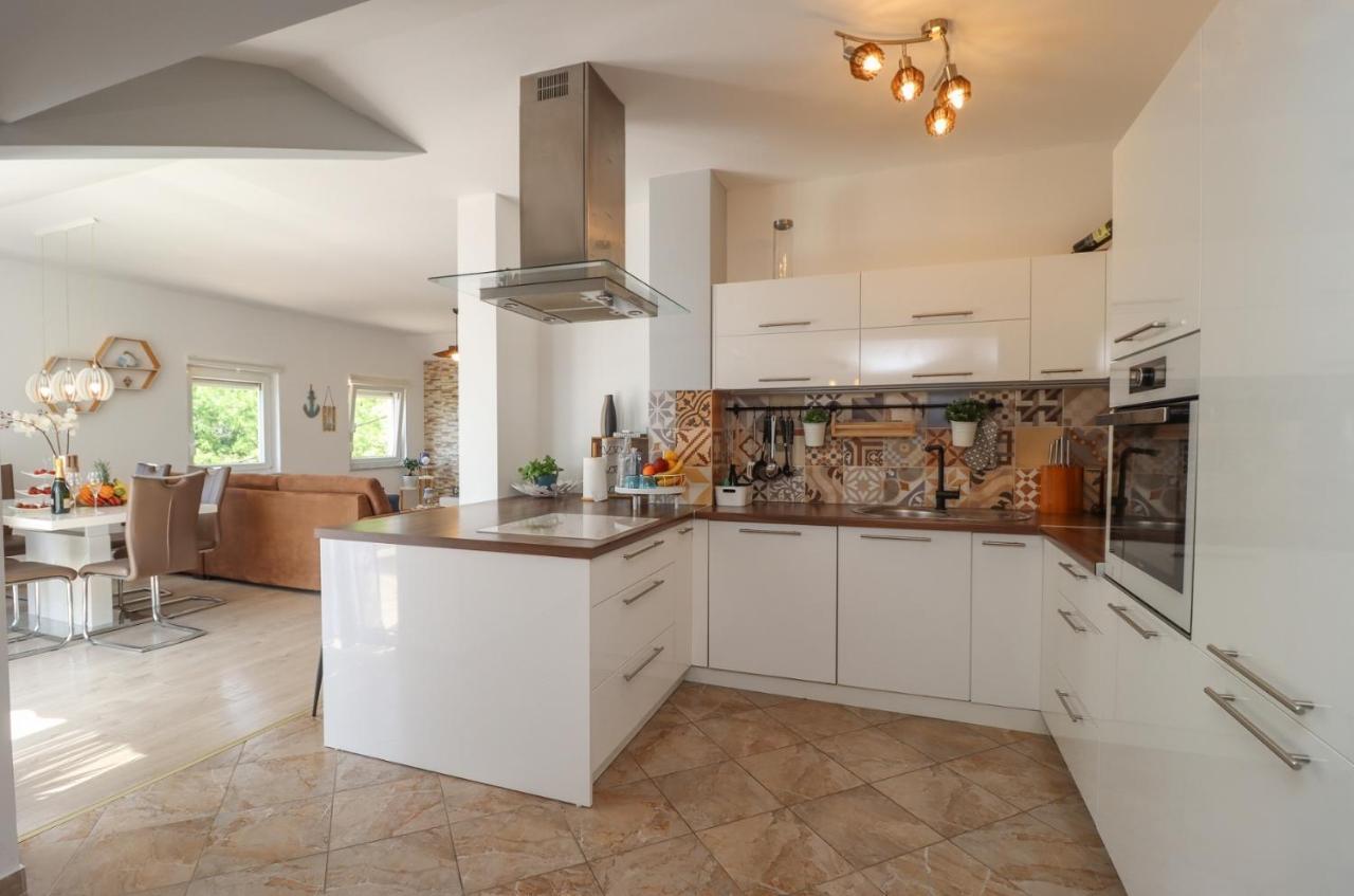 Family Apartment Crikvenica Luaran gambar